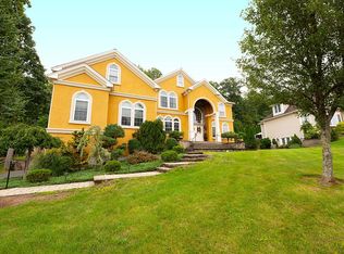 130 Waverly Dr, Newington, CT 06111