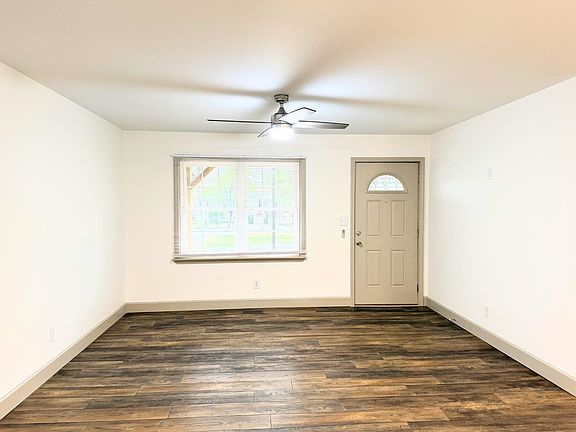 2nd image of 2806 Nursery Rd.