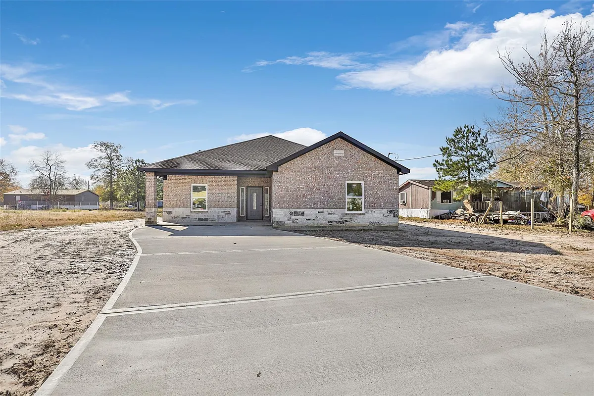 Building Photo - 410 Road 7000