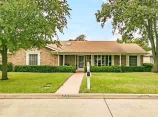 1733 Westridge Dr, Hurst, TX 76054