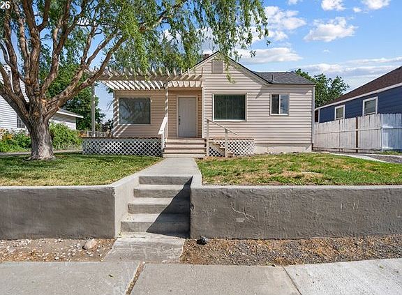 3rd image of 561 E Ridgeway Ave