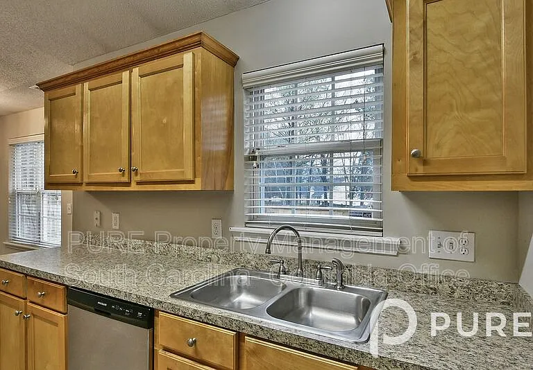 321 Downs Dr — Photo 30