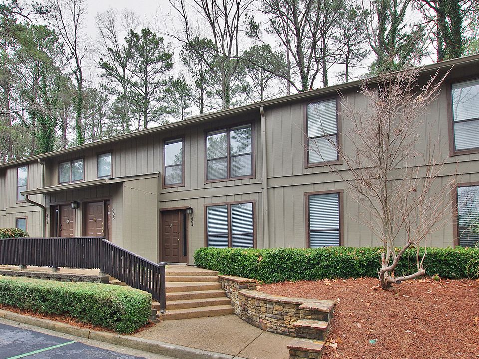 1st image of 604 Cumberland Ct SE