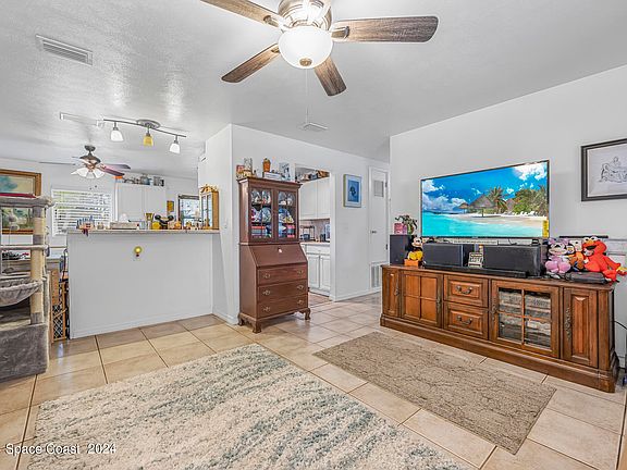 4th image of 2908 Jasmine St