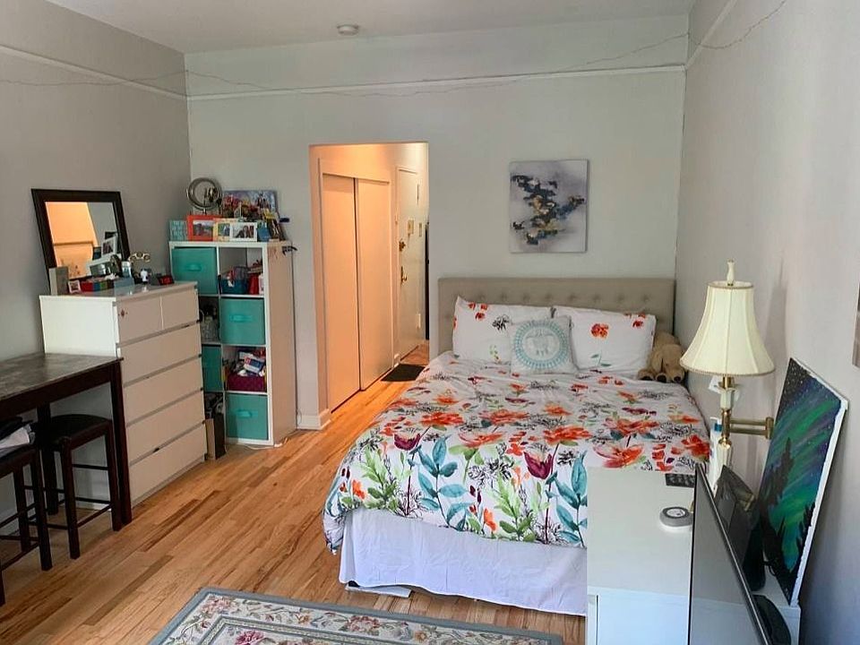 2nd image of 515 E 88th St APT 2D