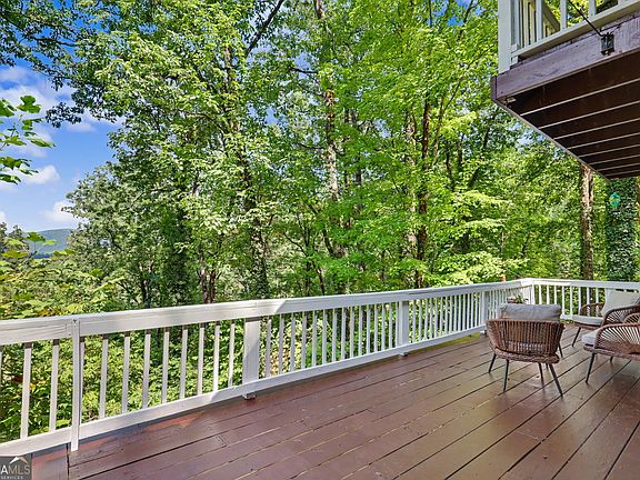 3rd image of 931 Timber Bluff Dr