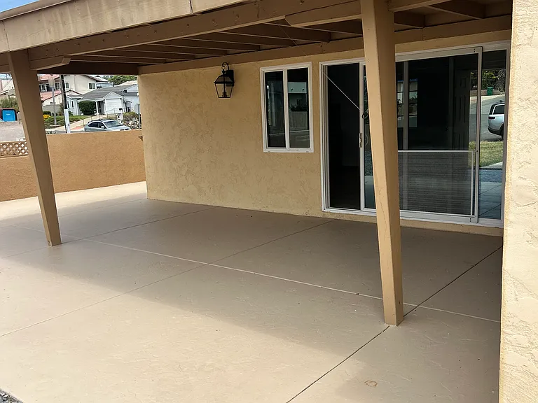 2586 Grandview St — Photo 30