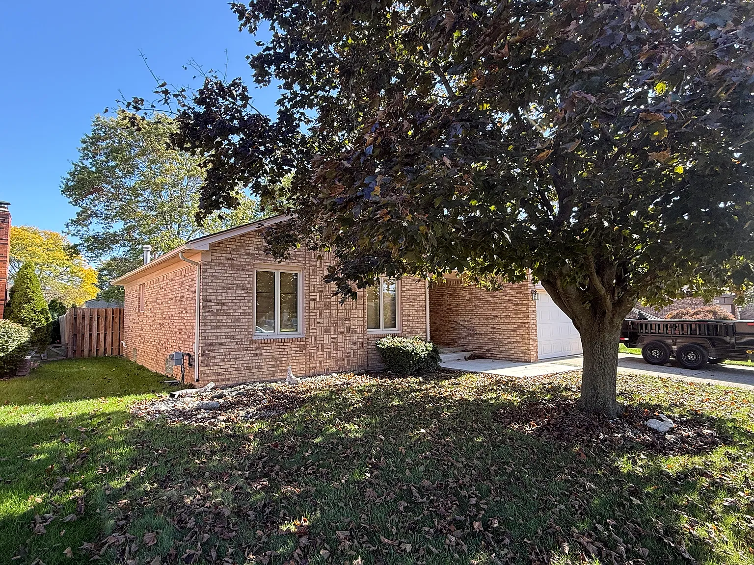 3 bed, 1600 sqft, $3,000 — Photo 2