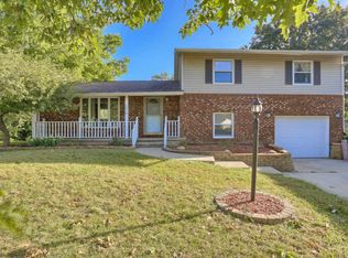 1918 Barberry Cir, Champaign, IL 61821