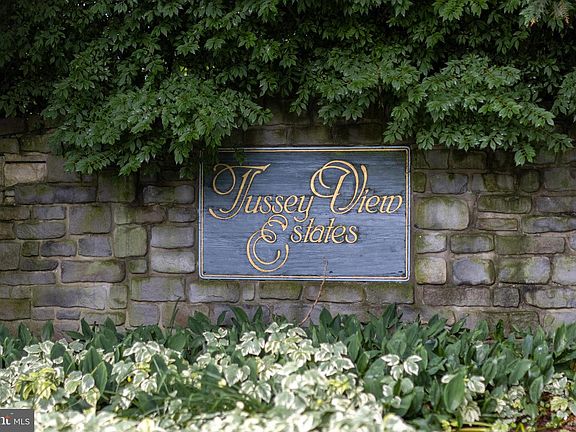 3rd image of 710 Tussey Ln