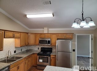 1225 Jubail Dr, Hinesville, GA 31313