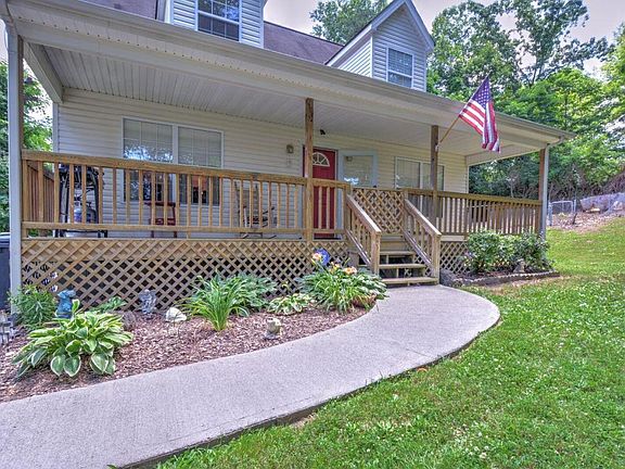 2nd image of 120 Carroll Creek Ln