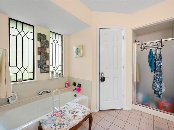 5th image of 1838 Westcrest Dr