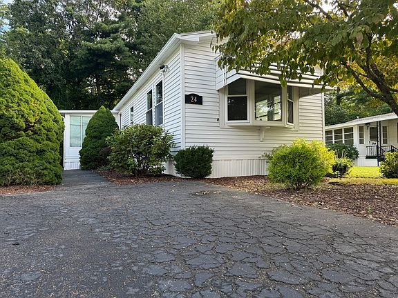 2nd image of 24 Hemlock Rd