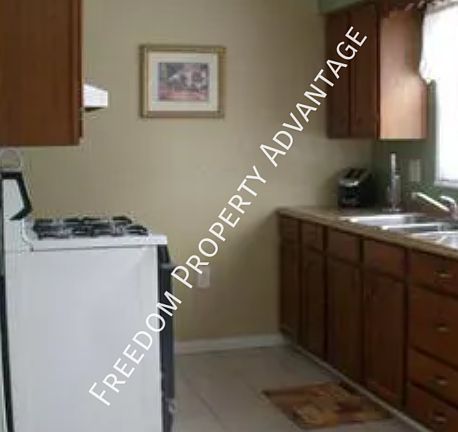 3rd image of 115 Graham Ave