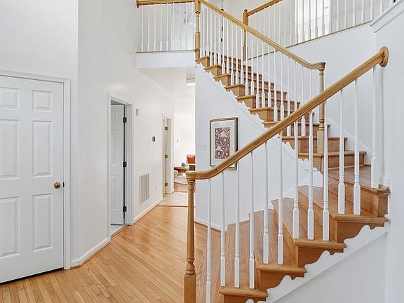 3rd image of 4714 Brightwood Rd