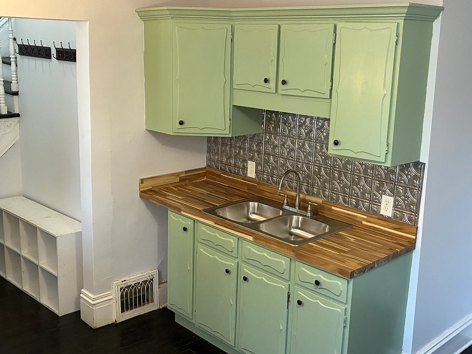 3 bed, 1000 sqft, $1,897 — Photo 2