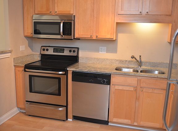 5th image of 211 E Ohio St APT 713