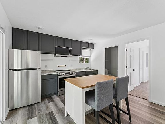 2nd image of 109 Maple Dr