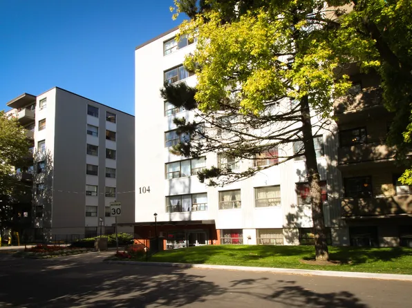 Goodwood Park Apartments, 100 Goodwood Park Ct, Toronto, ON M4C 2G7