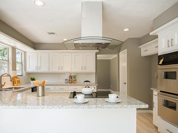 4th image of 3218 Ashton Park Dr
