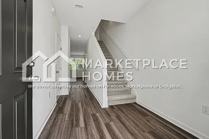 11777 Sylvia St — Photo 5