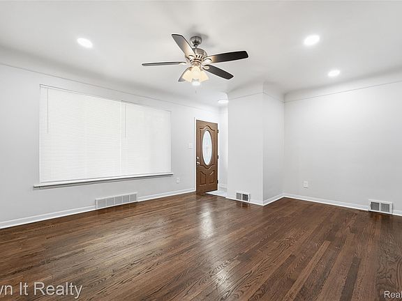 4th image of 24985 Mabray Ave