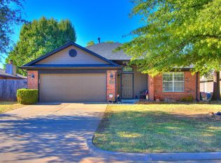 10129 Fairfax Ln, Yukon, OK 73099