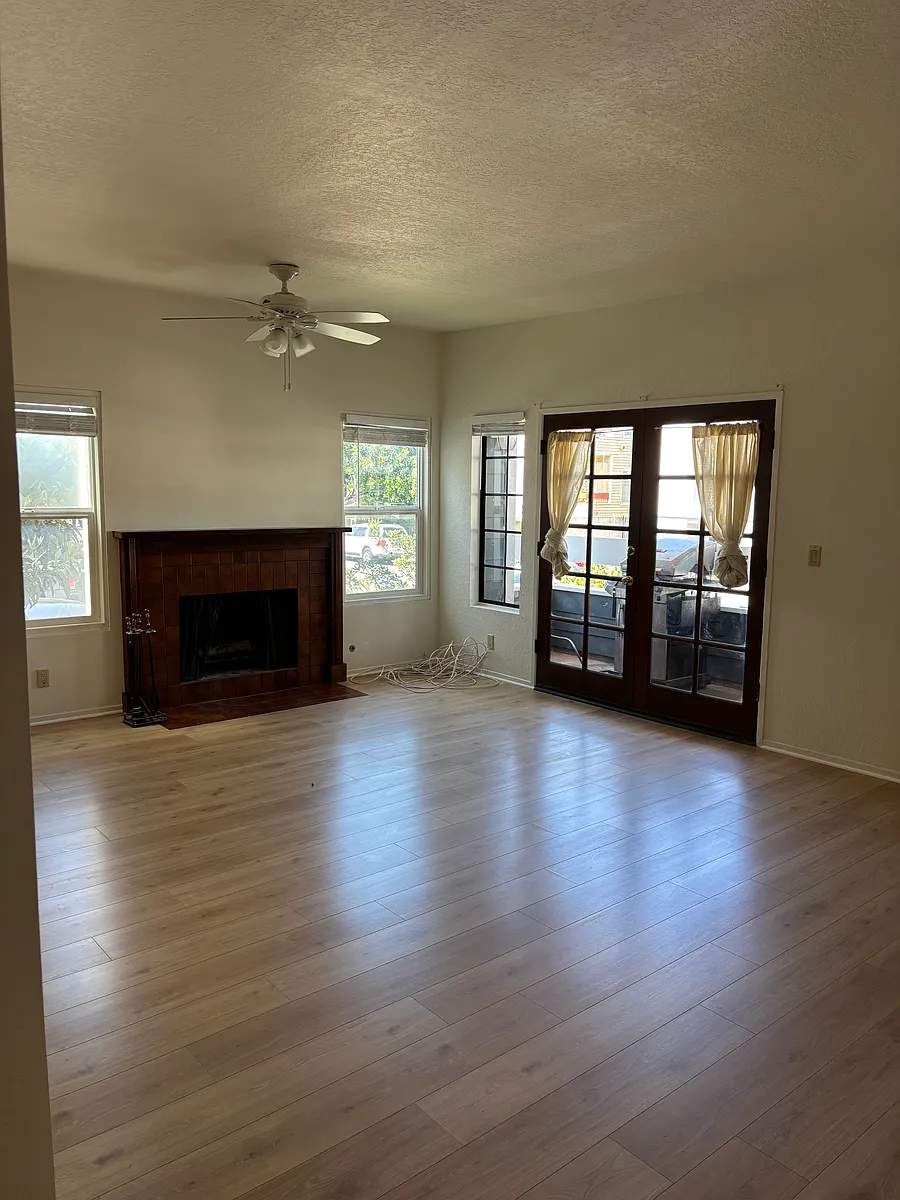 Building Photo - 11818 Courtleigh Dr #102