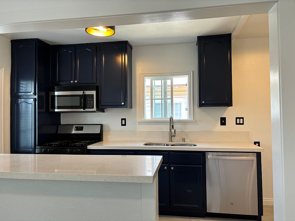 1st image of 4425 Corliss St