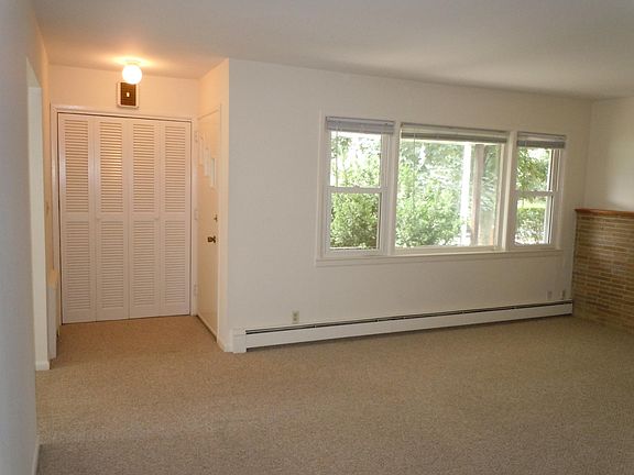 2nd image of 14 Maple Ave APT 1