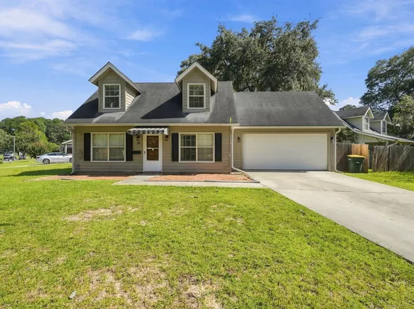36 Country Walk Dr, Savannah, GA 31419
