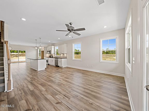 4th image of 4729 Siddons Drive