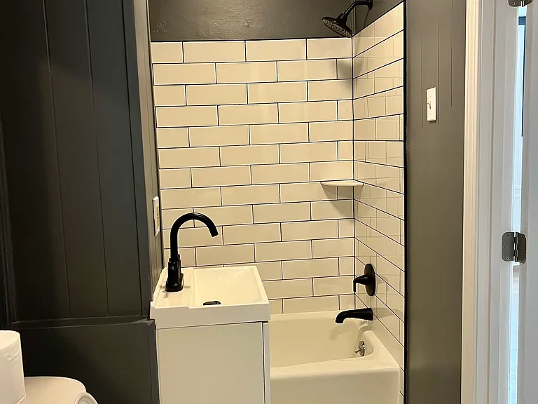 1190 Pleasant St #1 — Photo 16