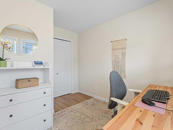 4th image of 160 Copperleaf Way SE