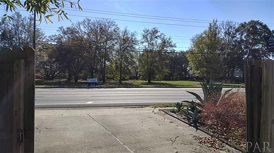 3rd image of 9121 N Davis Hwy