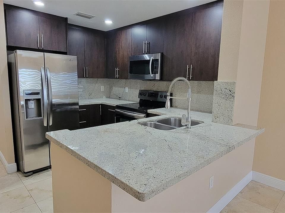 1st image of 10 Aragon Ave Suite 901