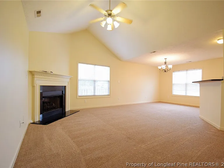 127 Blue Water Dr — Photo 3