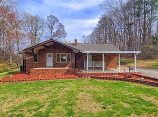 4515 Rocklane Dr, Walkertown, NC 27051