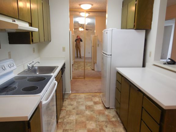 kitchen looking to hallway entry
