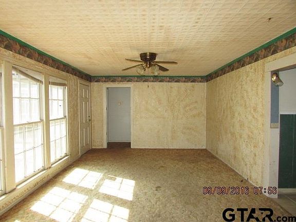 2nd image of 1821 Garland Dr
