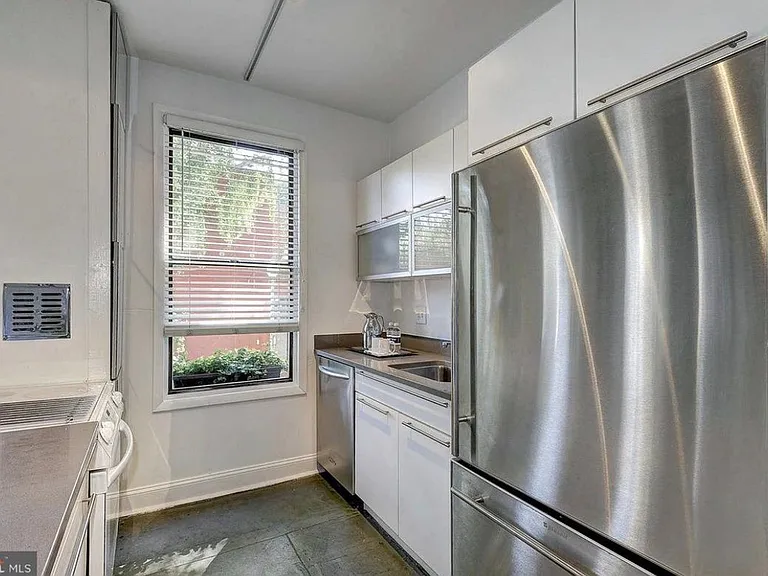 1822 15th St NW #101 — Photo 8