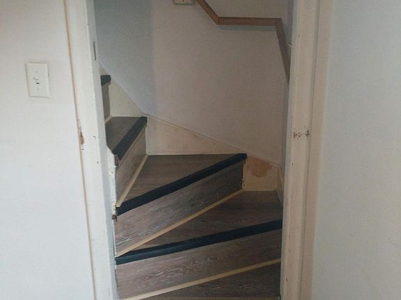 5th image of 112 Lawson Ave E
