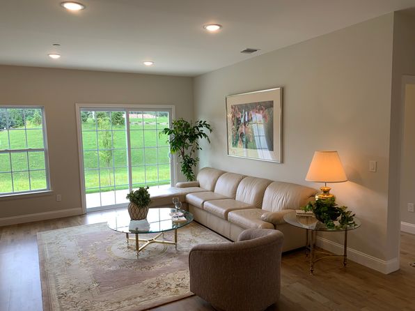 The Carlisle Plan, Stone Ridge Estates at Dix Hills