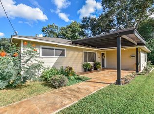 504 Avenue F, El Campo, TX 77437