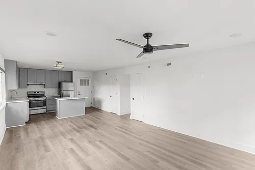 Riviera Apartments Photo 1
