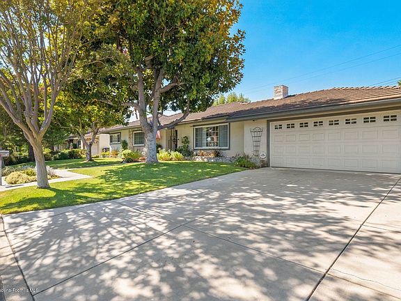 4th image of 141 Greenfield Pl