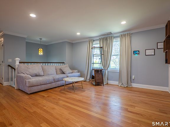 5th image of 825 Maple Hill Road