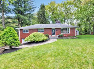 94 Tuckahoe Dr, Shelton, CT 06484