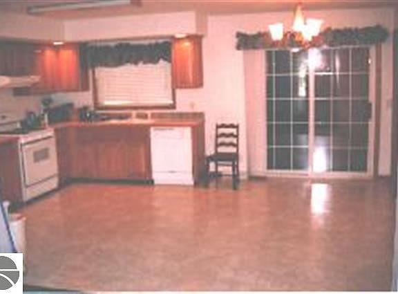 4th image of 2699 S Wilson Creek Rd